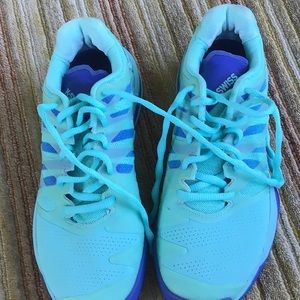 K-Swiss tennis shoes